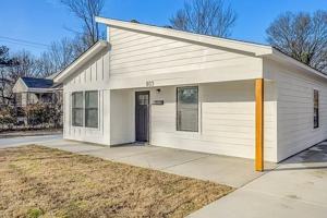 featured image of 803 Goodwyn St