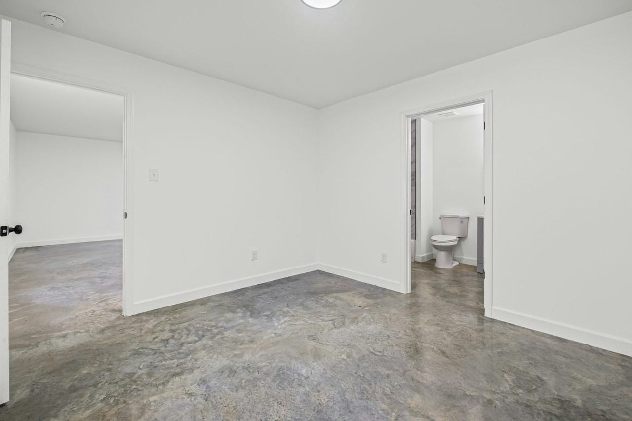 803 Goodwyn Street, Unit 803 (Back) - Photo 5 of 7