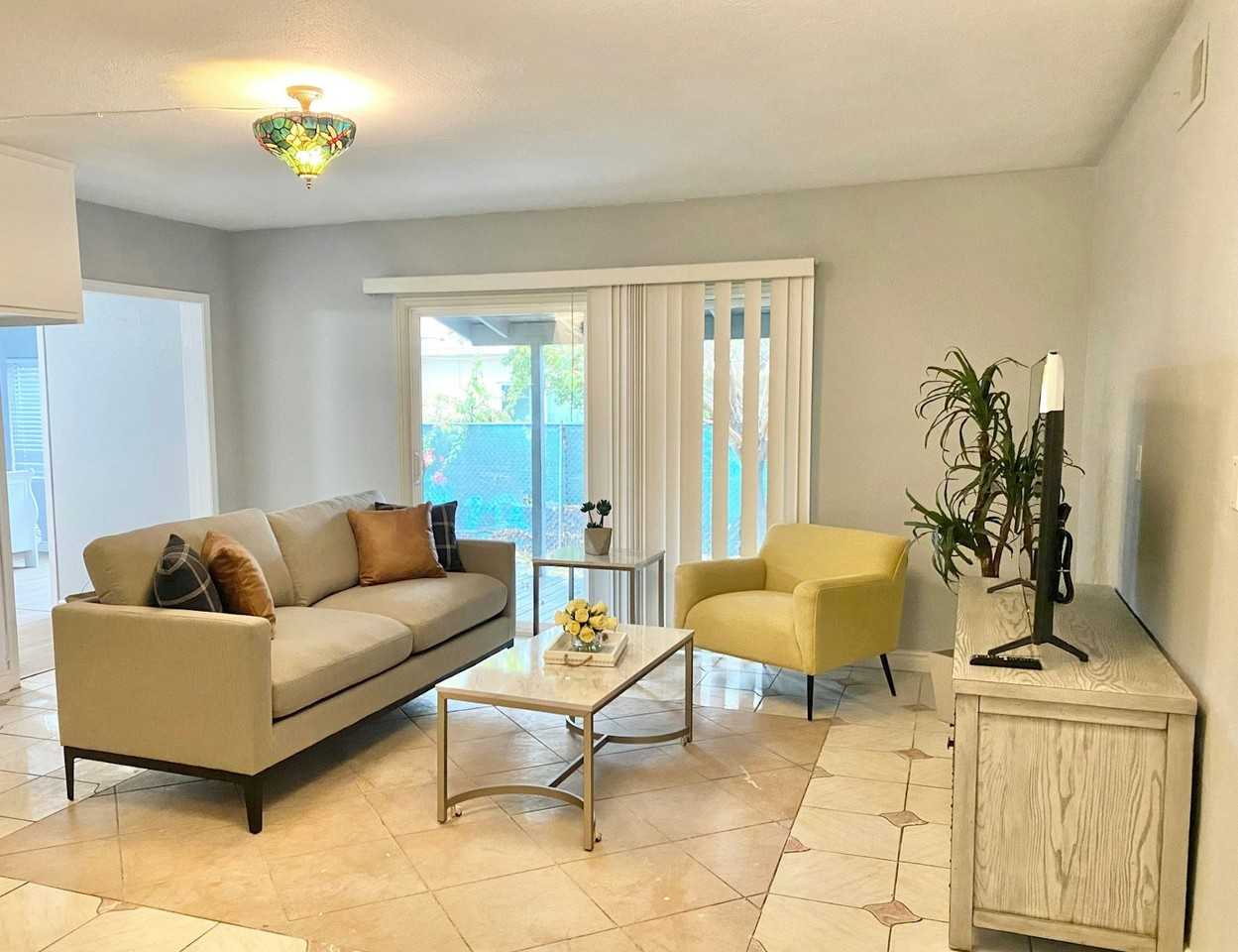 4931 Benito St - Photo 2 of 23