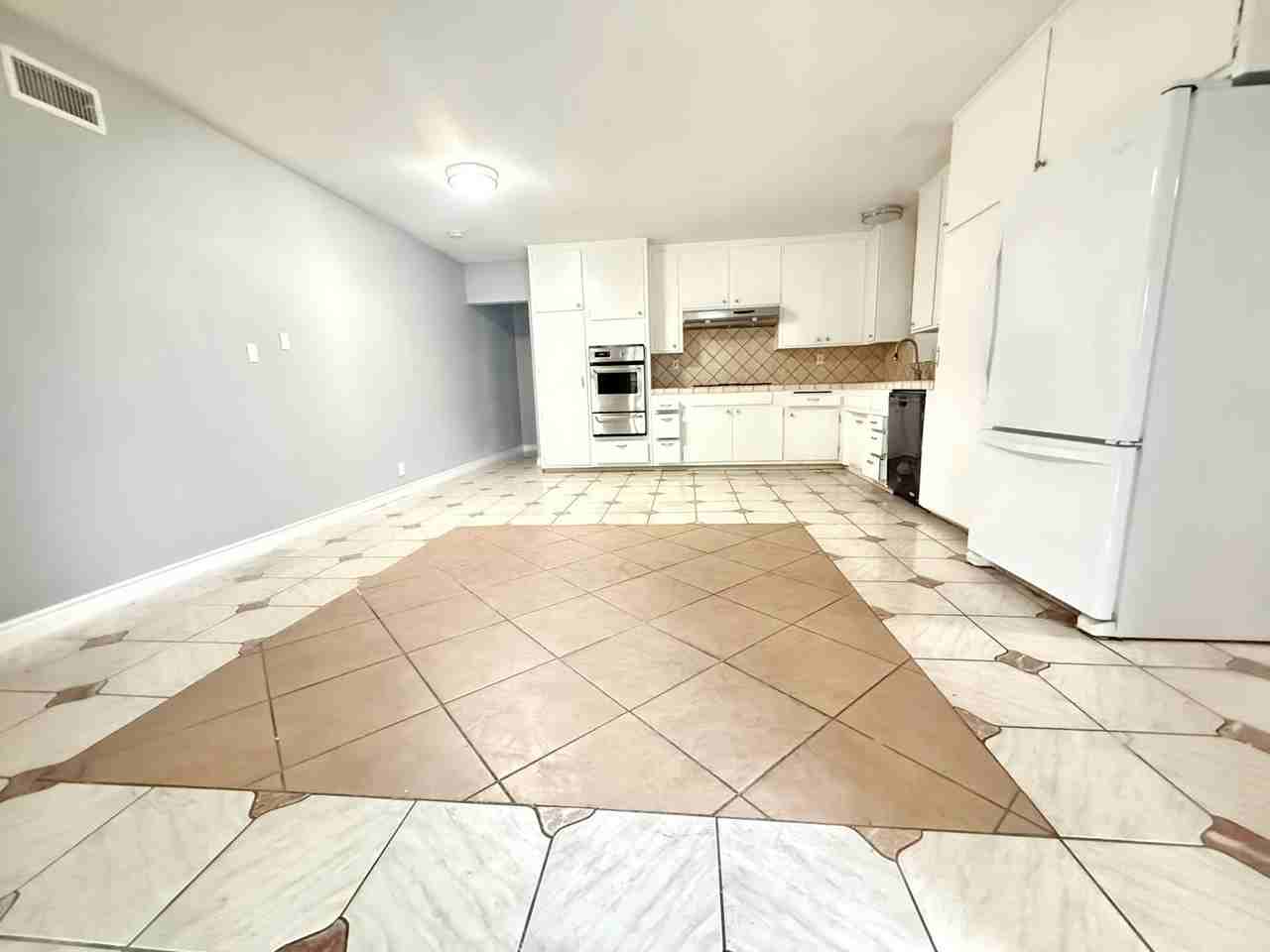 4931 Benito St - Photo 6 of 23