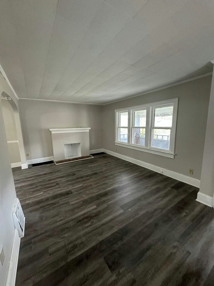 623 Storer Avenue - Photo 3 of 32