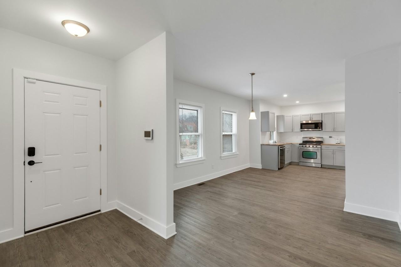 392 Philip Street, Unit 1 - Photo 4 of 23