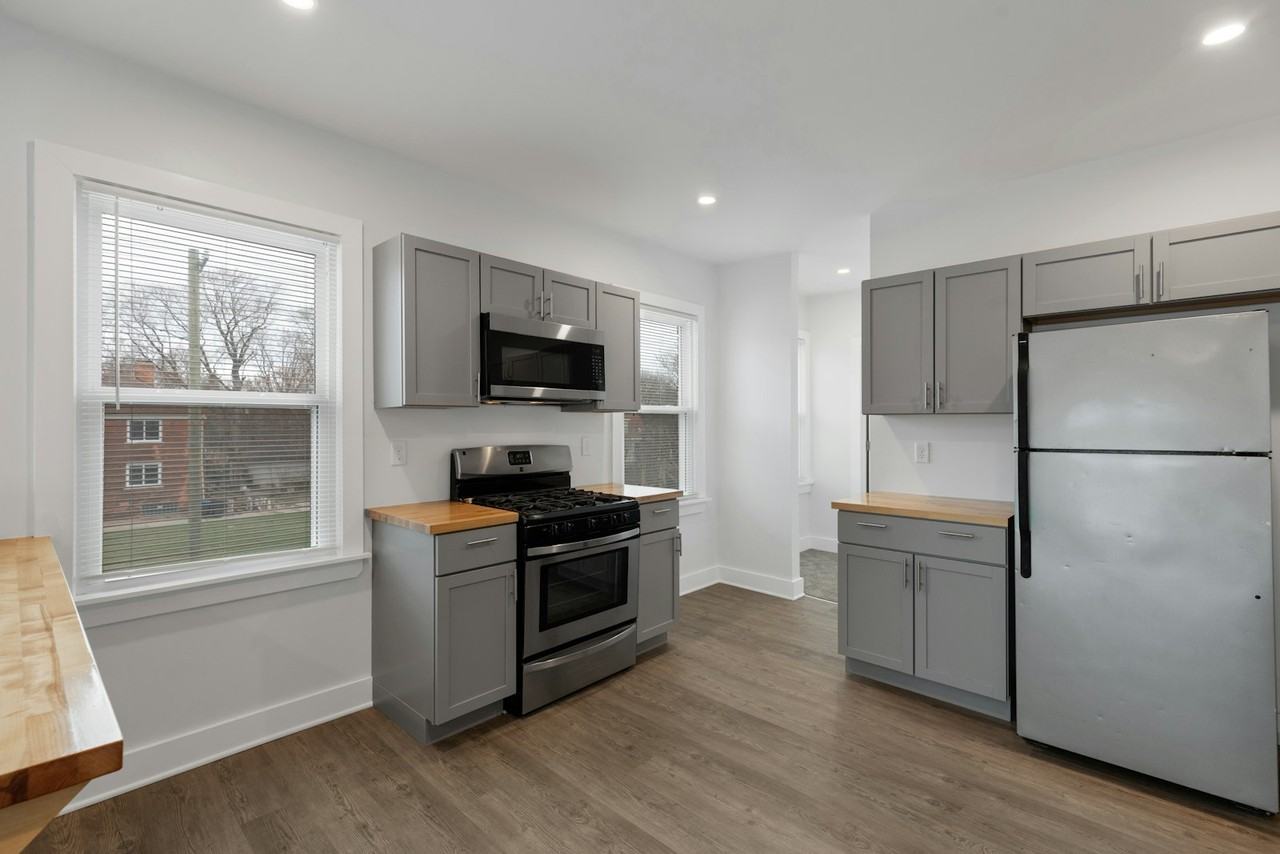 392 Philip Street, Unit 2 - Photo 3 of 22