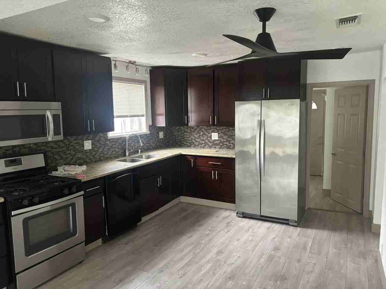 1825 Roy Avenue - Photo 3 of 12