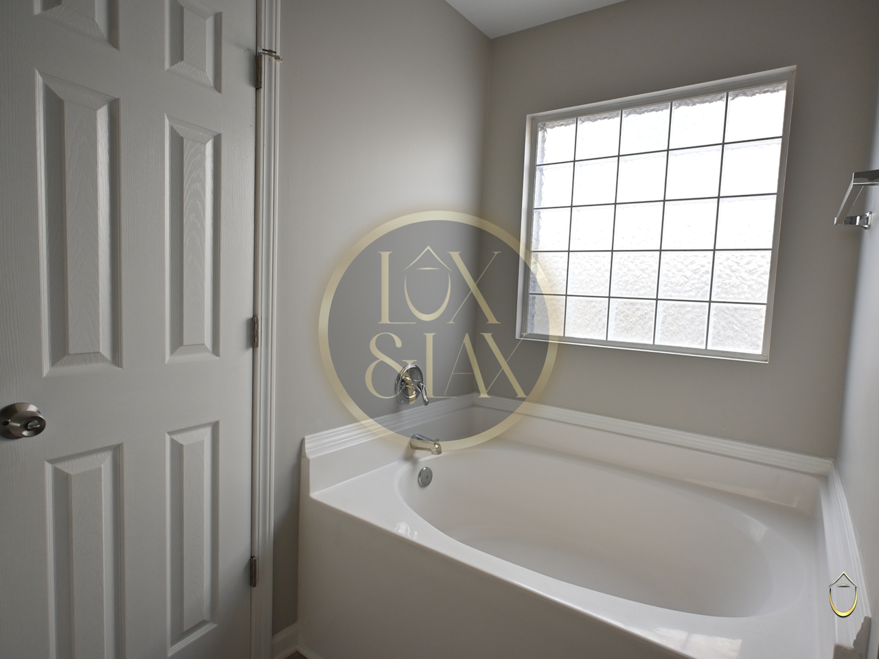 5819 Twin Brook Drive, Unit A - Photo 5 of 18