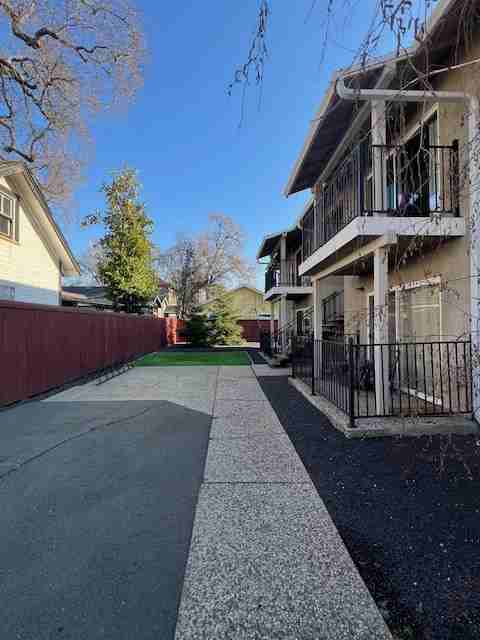 815 Hazel St #B - Photo 2 of 21