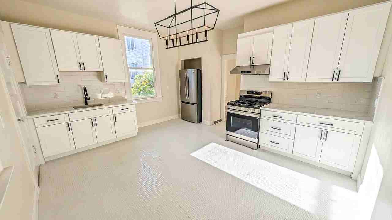 2767 Golden Gate Ave #2767 - Photo 2 of 10