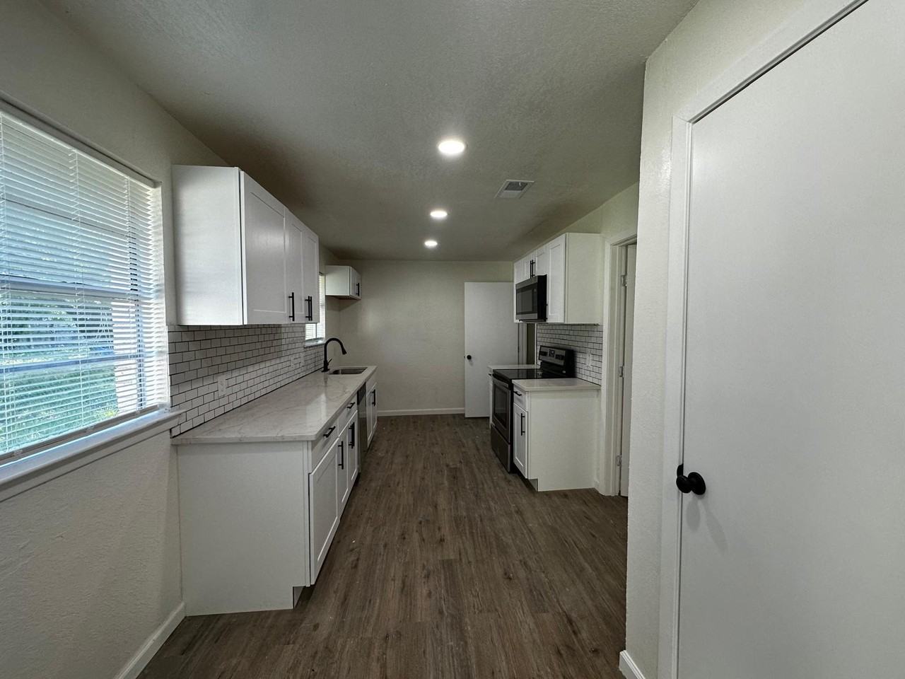 1732 Americana Blvd #1 - Photo 5 of 22