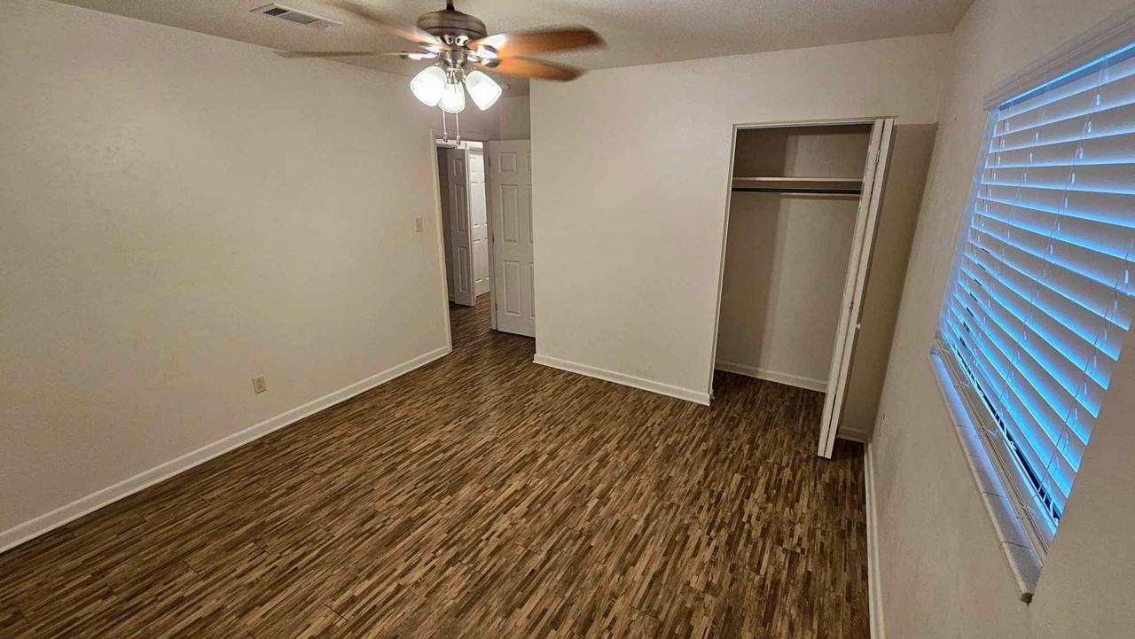 513 Woodrow St Ne #1 - Photo 3 of 9