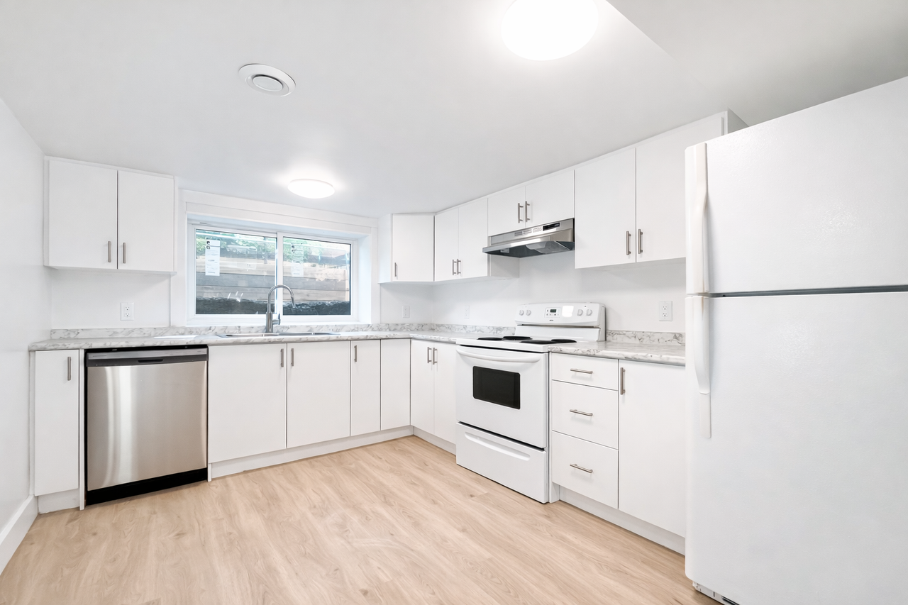 428 Thorold Rd #3 - Photo 3 of 13