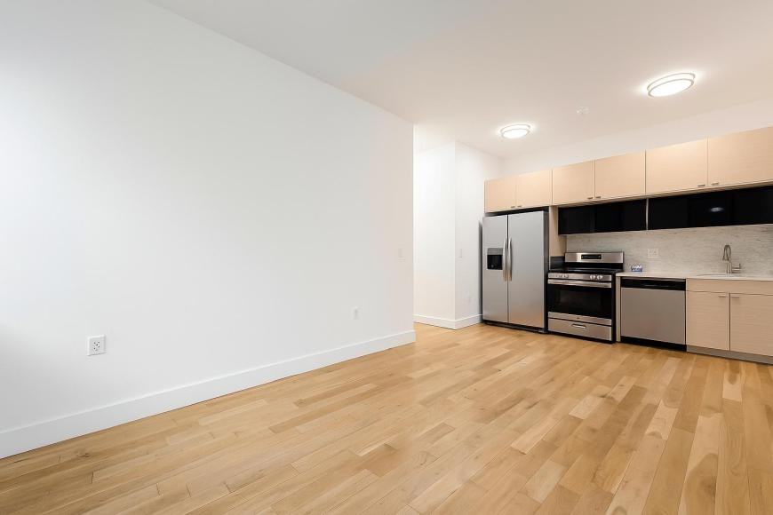 605 W 137th St - Photo 3 of 10