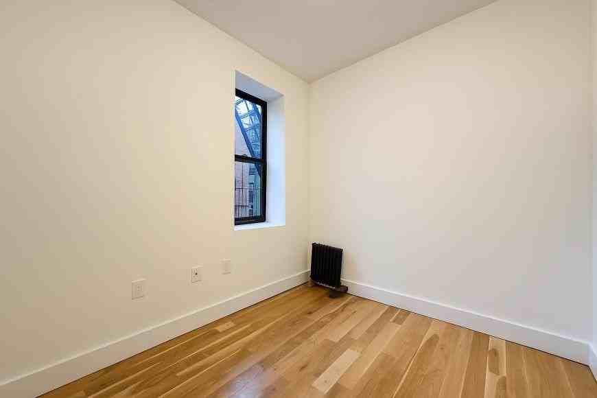 605 W 137th St - Photo 6 of 10