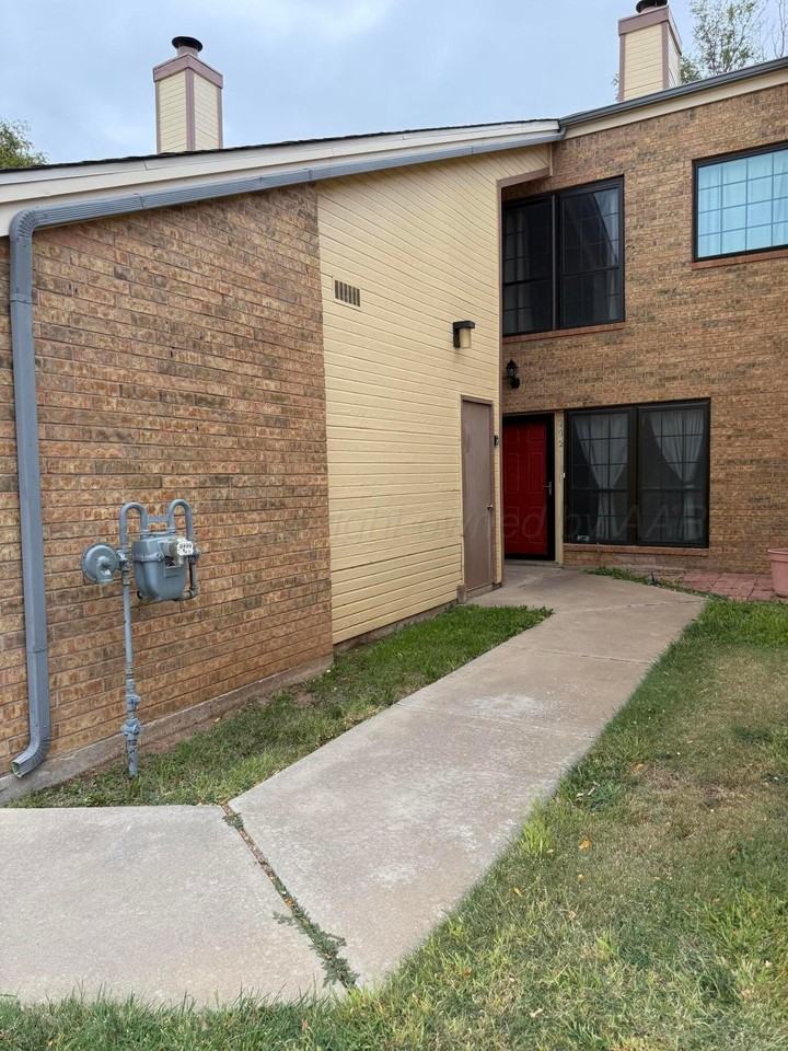 1801 Steeplechase Dr - Photo 3 of 21