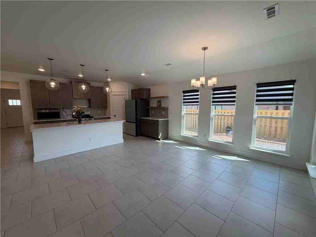 241 Ryker Rdg - Photo 4 of 23