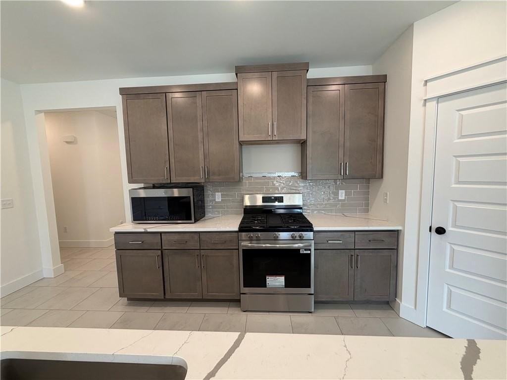 241 Ryker Rdg - Photo 6 of 23