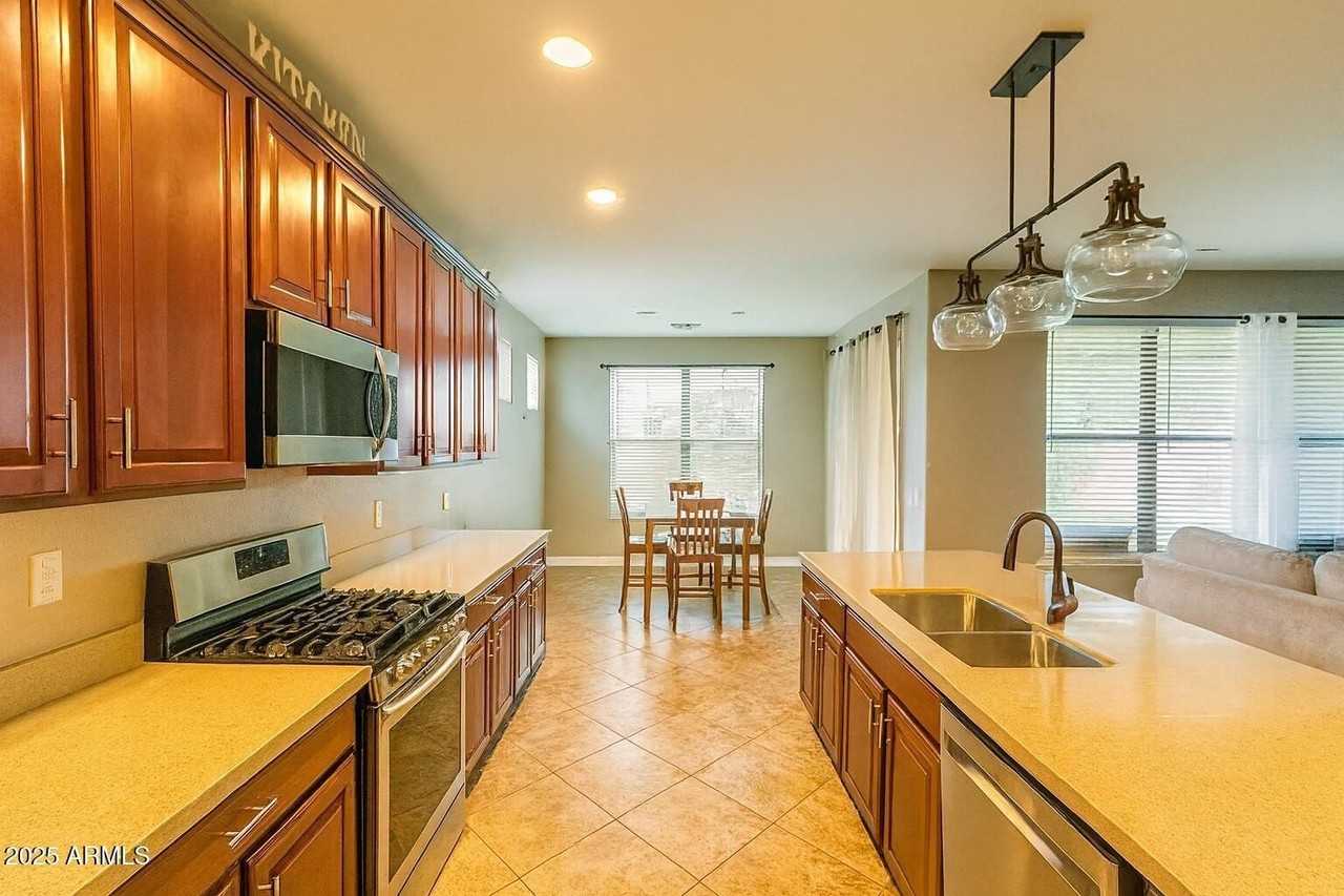 15697 W Westview Dr - Photo 4 of 16