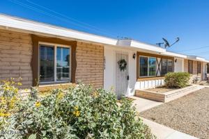 featured image of 10362 W Oakmont Dr