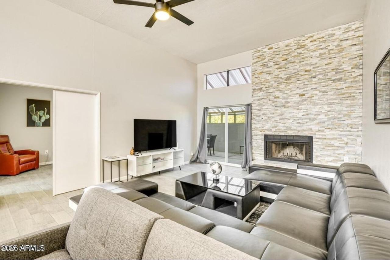 14236 N 23rd St - Photo 2 of 27