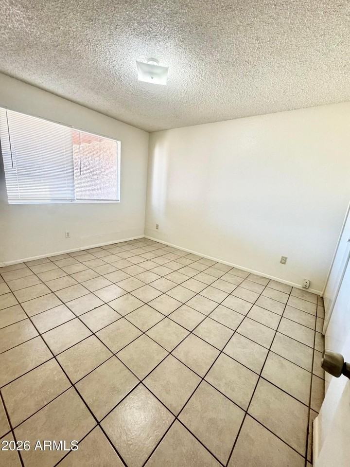 615 S 3rd St - Photo 6 of 13