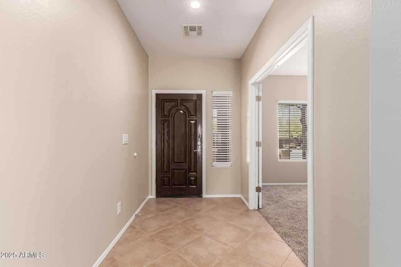 1744 W Turtle Hill Dr - Photo 3 of 34