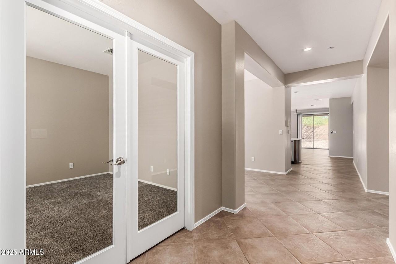 1744 W Turtle Hill Dr - Photo 4 of 34