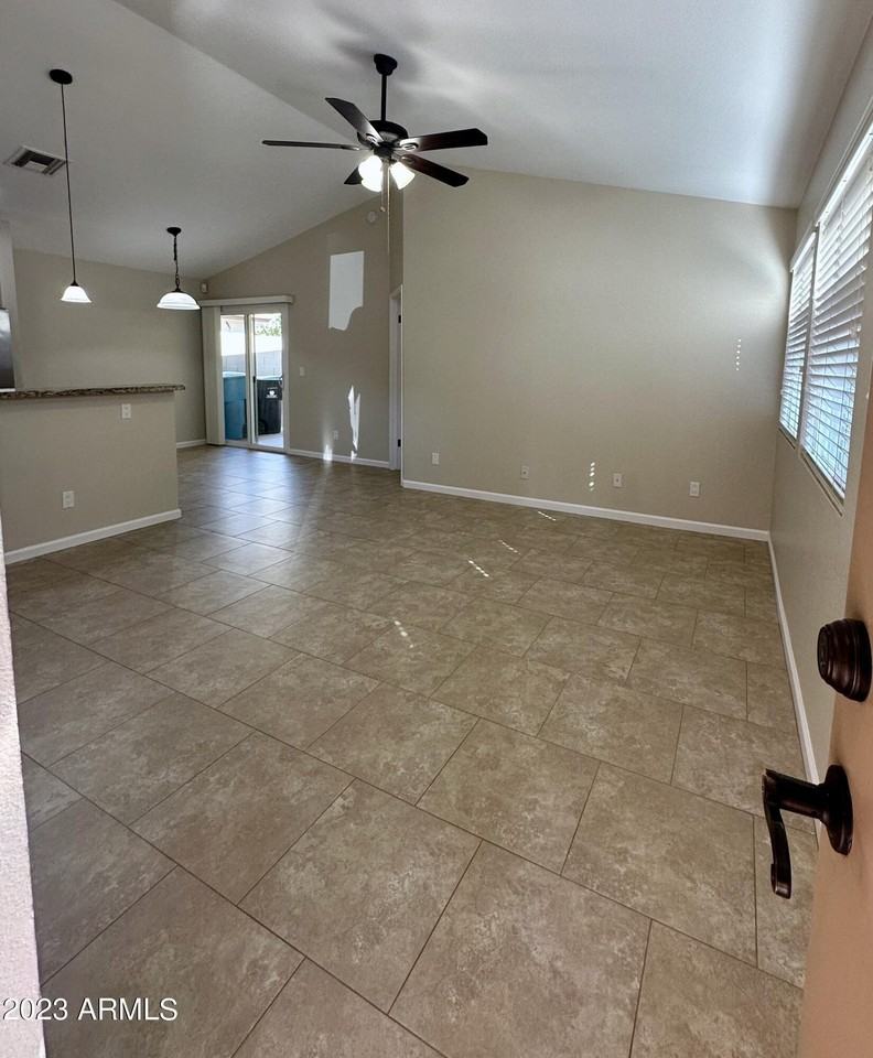 3102 E Michigan Ave - Photo 2 of 15