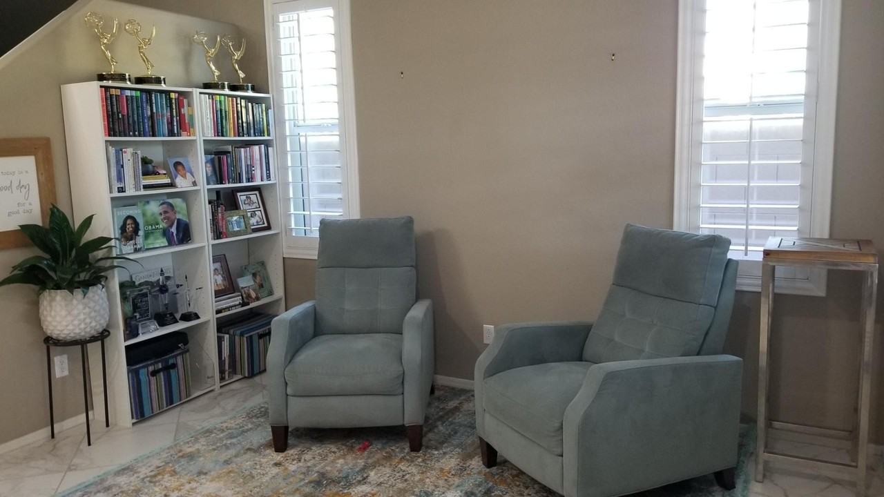 2248 E Ottawa Ln - Photo 4 of 50