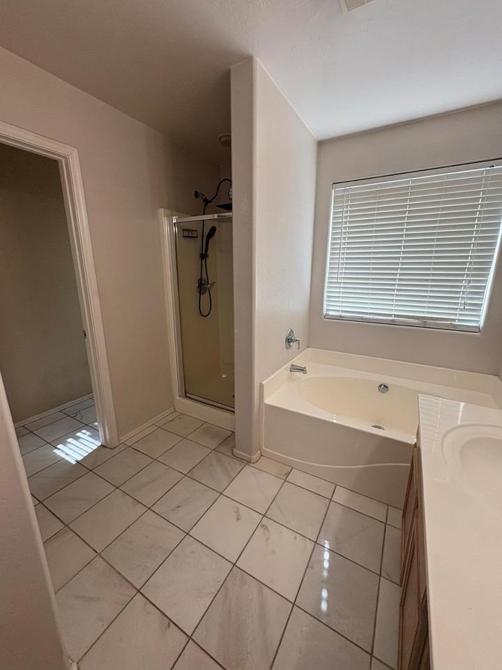 582 S 152nd Ln - Photo 4 of 13