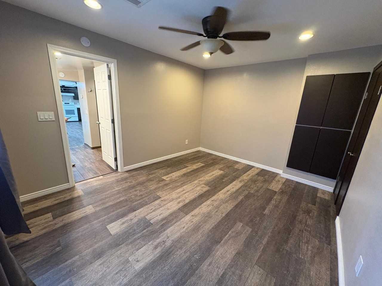 3229 N 54th Ln Unit C - Photo 6 of 10