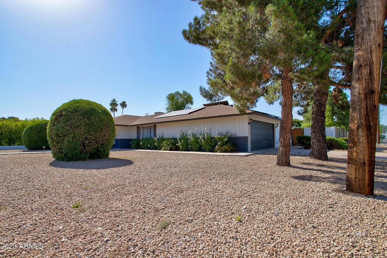 1201 E Northview Ave - Photo 3 of 48