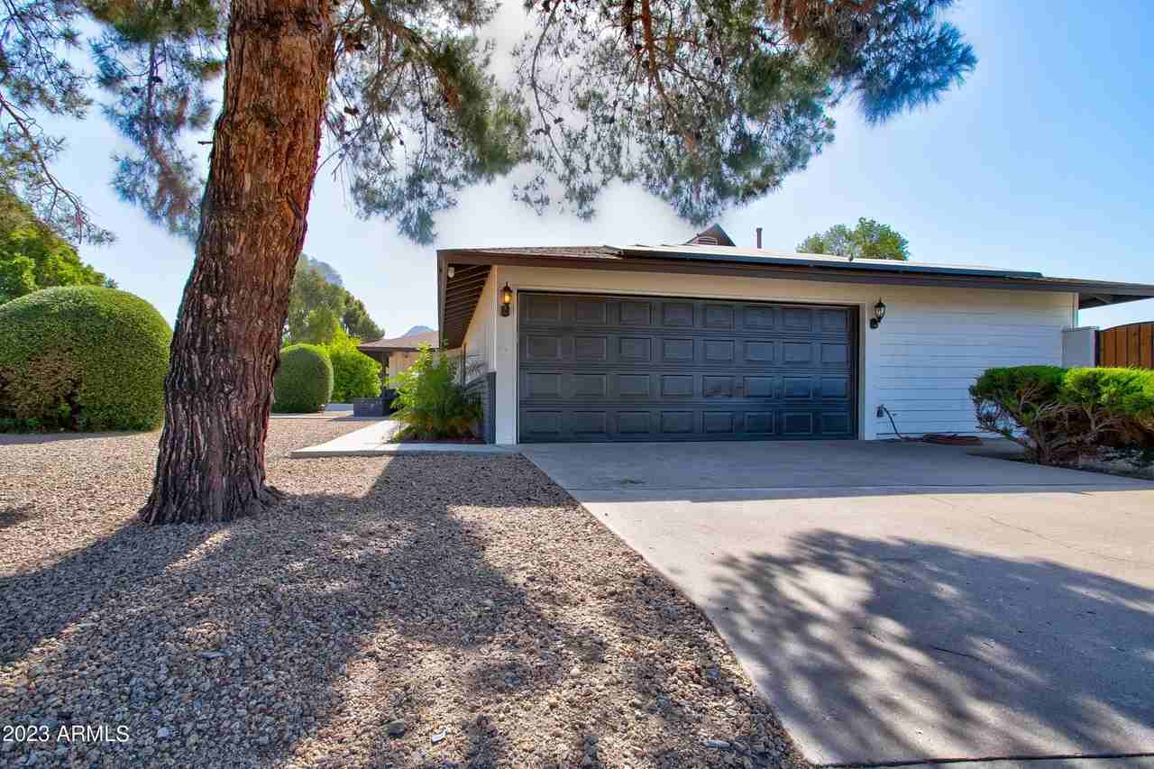 1201 E Northview Ave - Photo 4 of 48