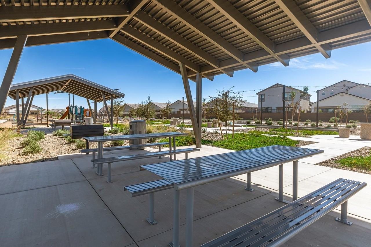 1714 W Starfire Ave - Photo 2 of 31