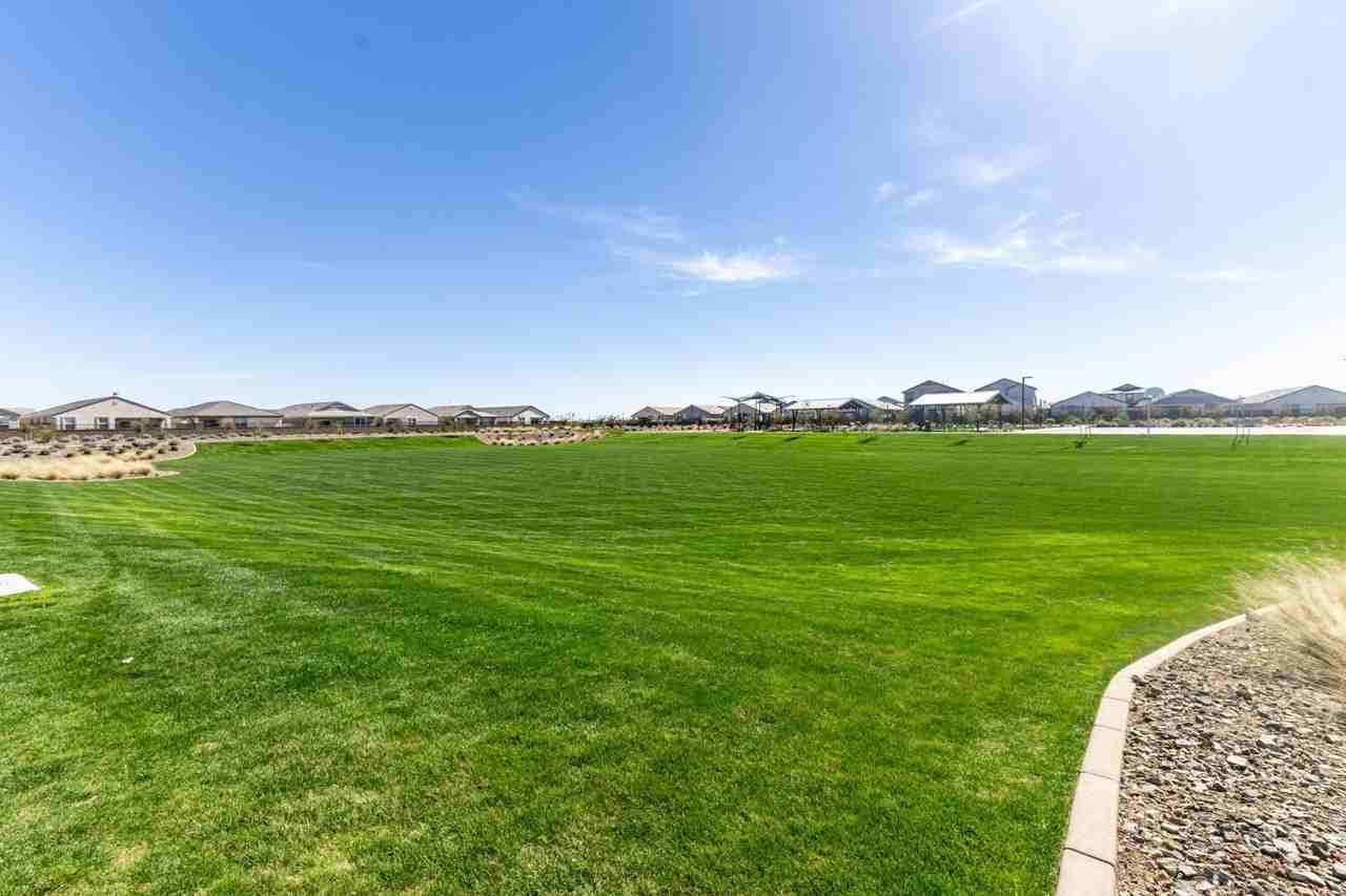 1714 W Starfire Ave - Photo 4 of 31