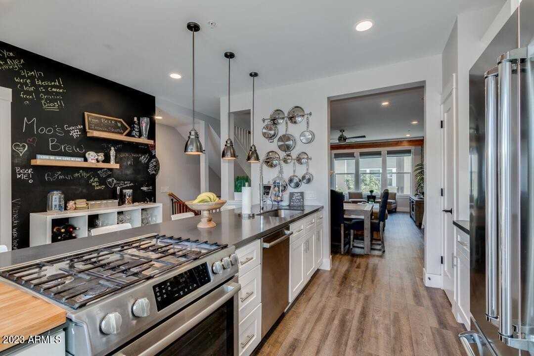 816 N 3rd Ave - Photo 7 of 27