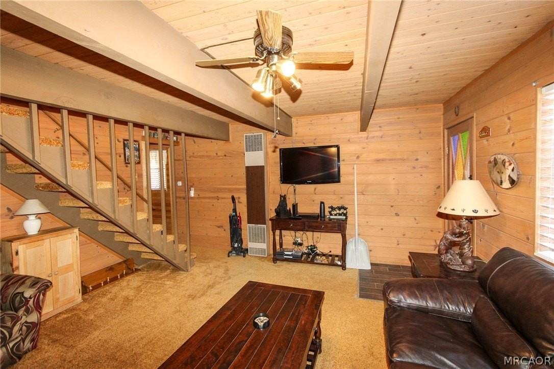 692 San Bernardino Ave - Photo 3 of 20