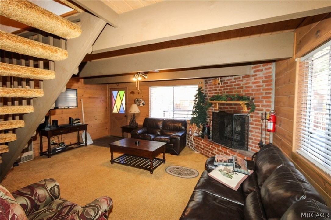 692 San Bernardino Ave - Photo 4 of 20