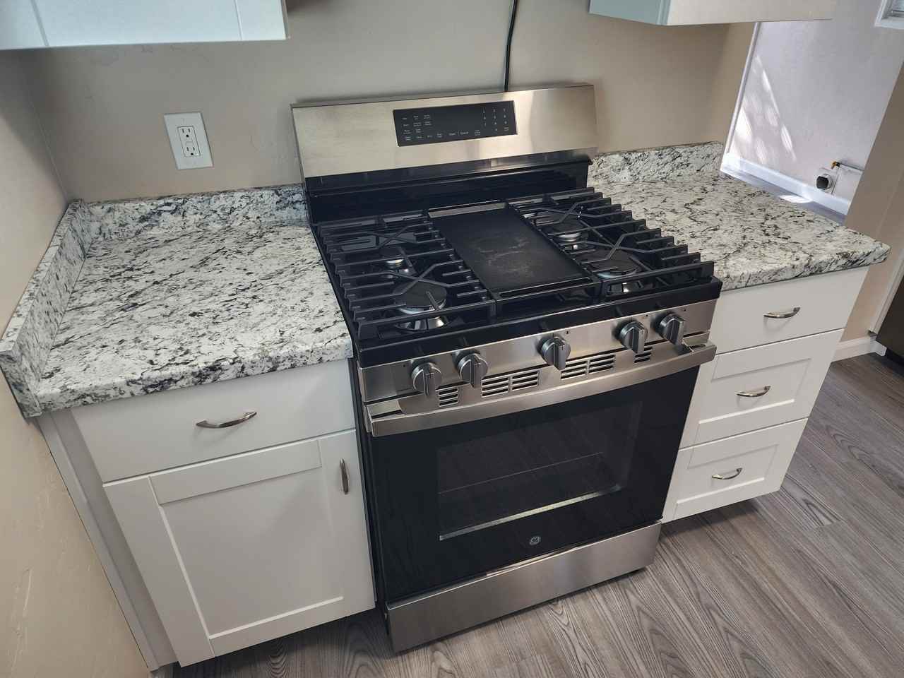 696 Garfield Ave #696 - Photo 3 of 10