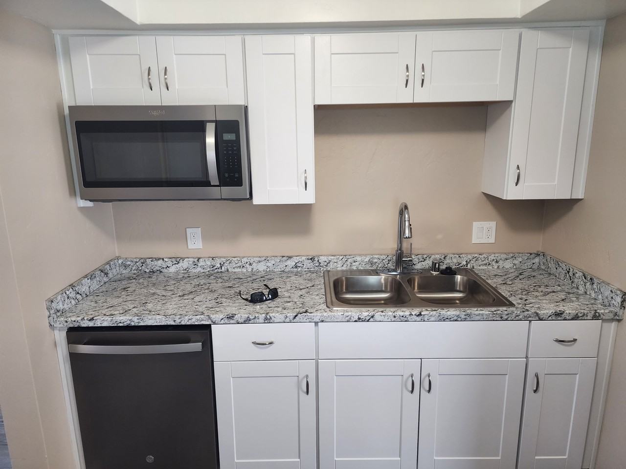 696 Garfield Ave #696 - Photo 6 of 10