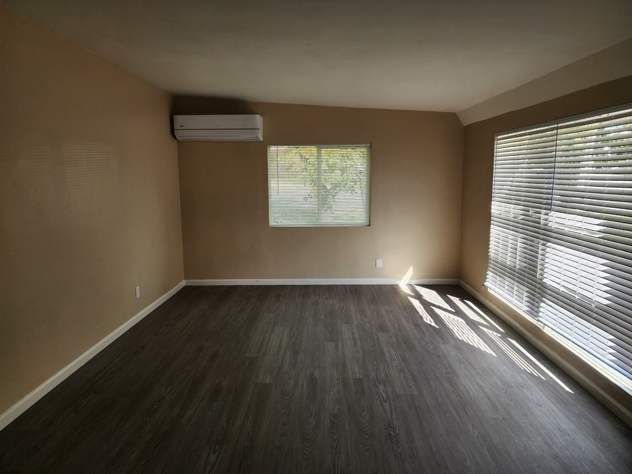 696 Garfield Ave #696 - Photo 7 of 10