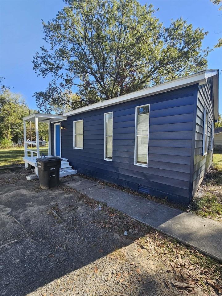 123 Union St - Photo 2 of 20