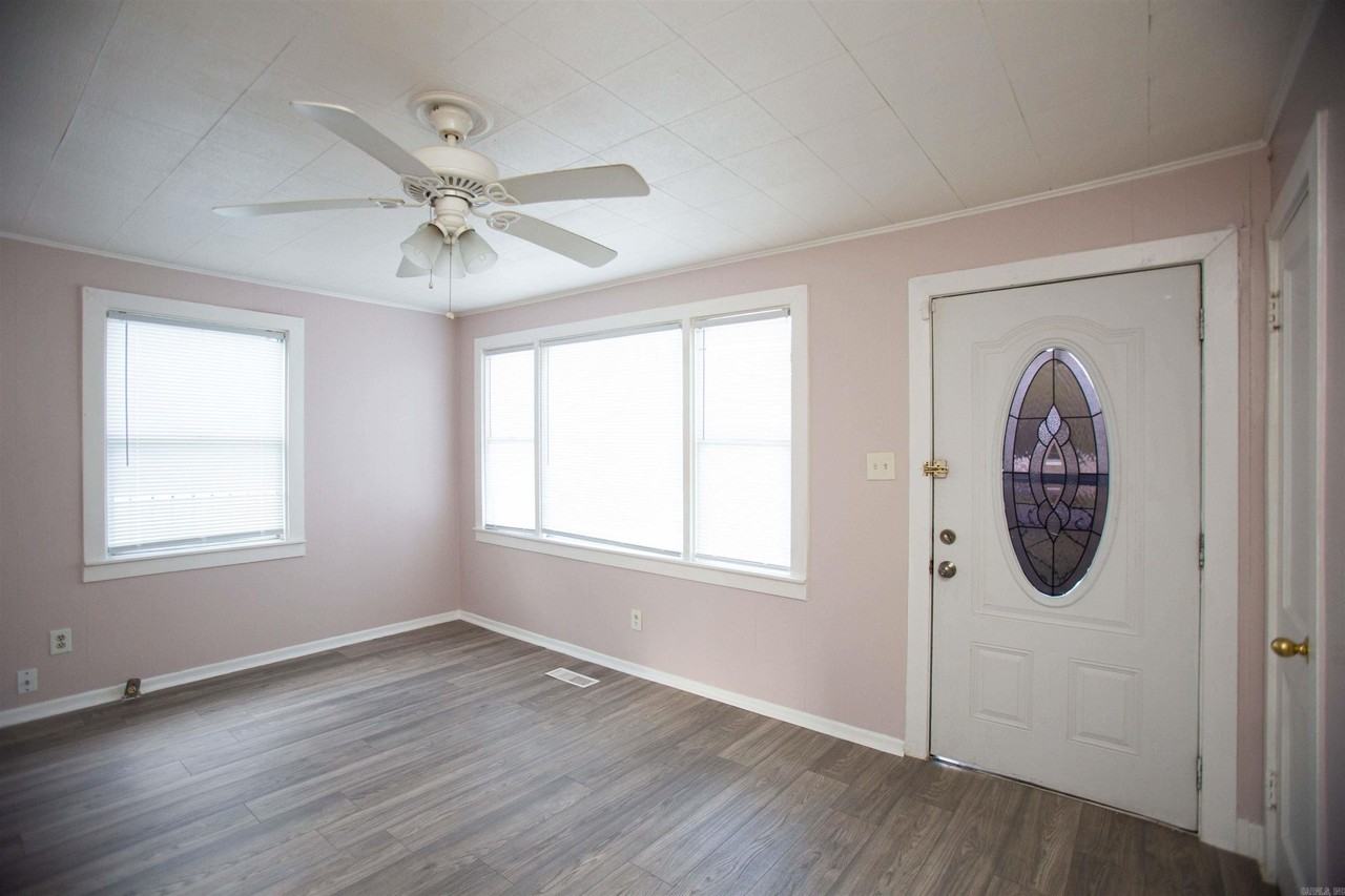 5413 N Main St - Photo 2 of 12