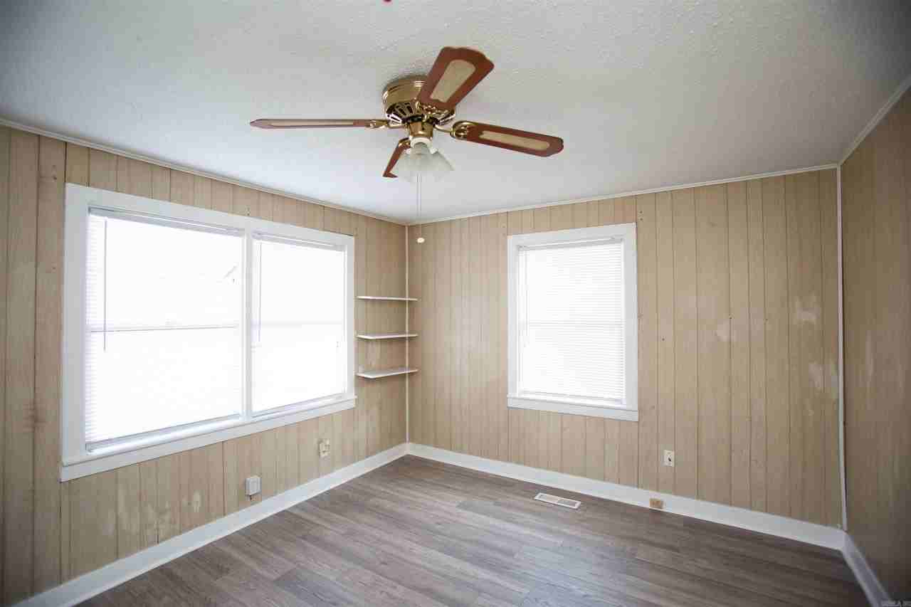 5413 N Main St - Photo 7 of 12