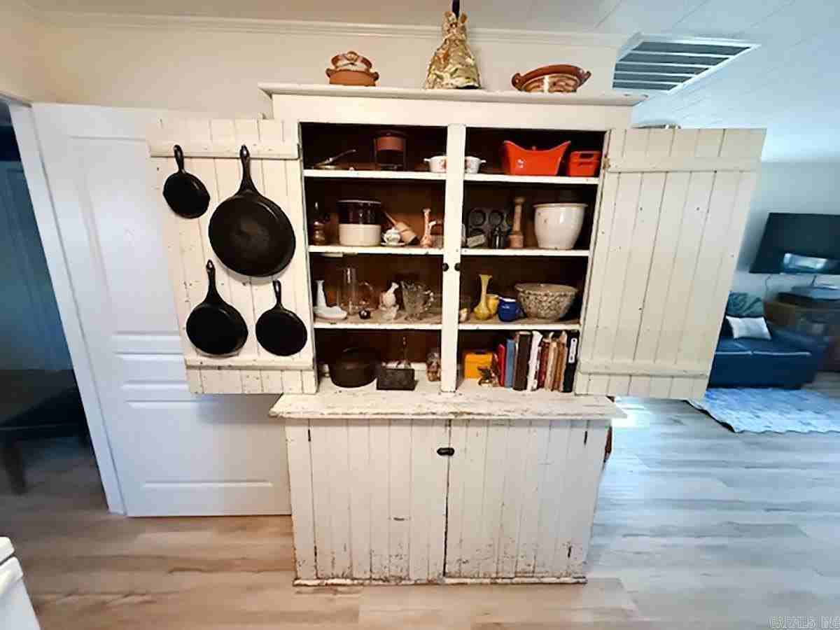 417 Houston Dr - Photo 6 of 14