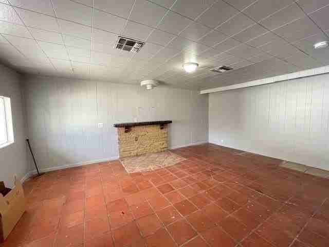 1066 Burkshire Dr - Photo 4 of 9