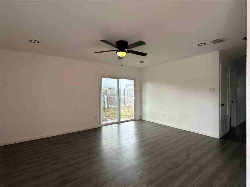 813 Saint Peter St - Photo 2 of 10