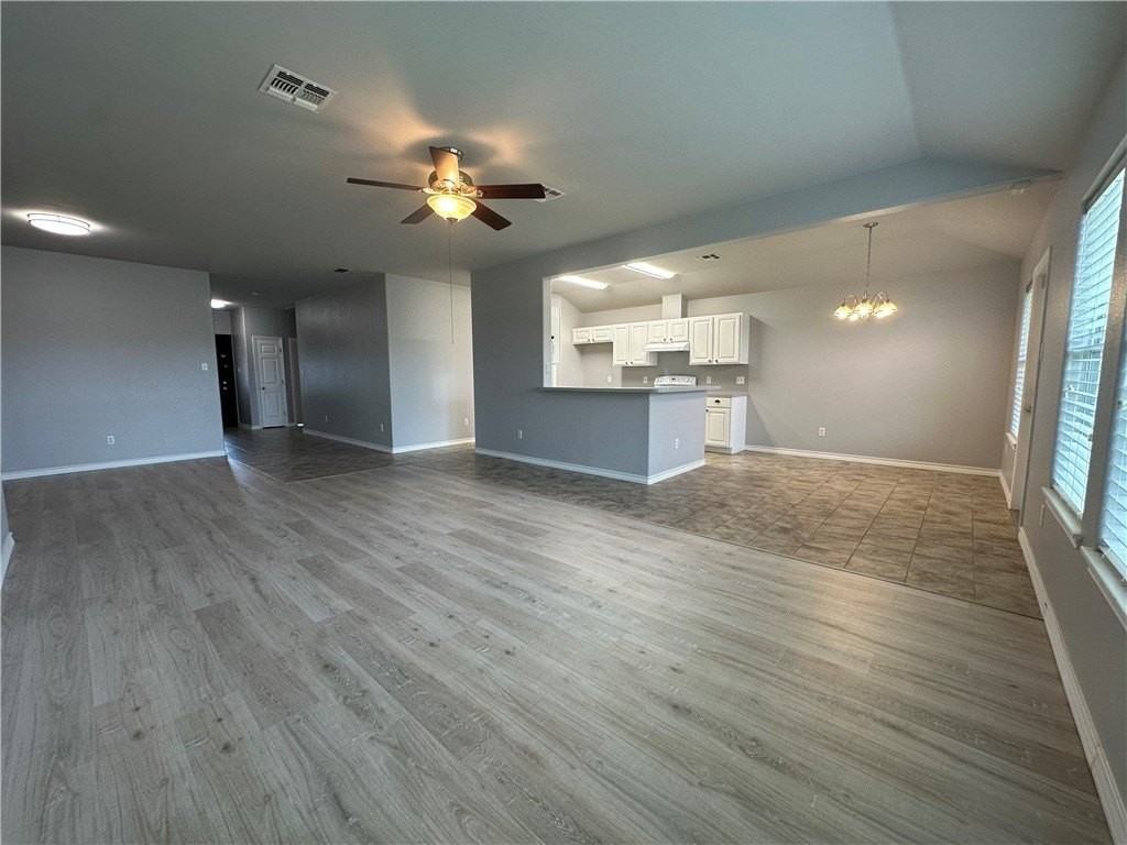 2000 Westwood Dr - Photo 5 of 39