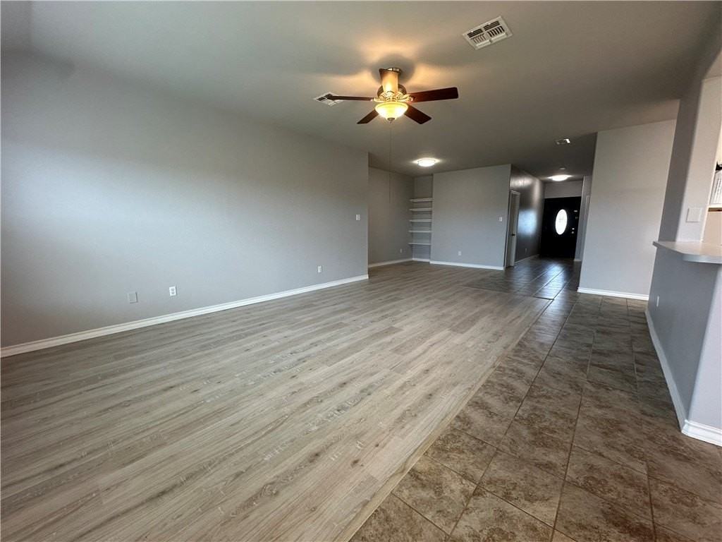 2000 Westwood Dr - Photo 7 of 39