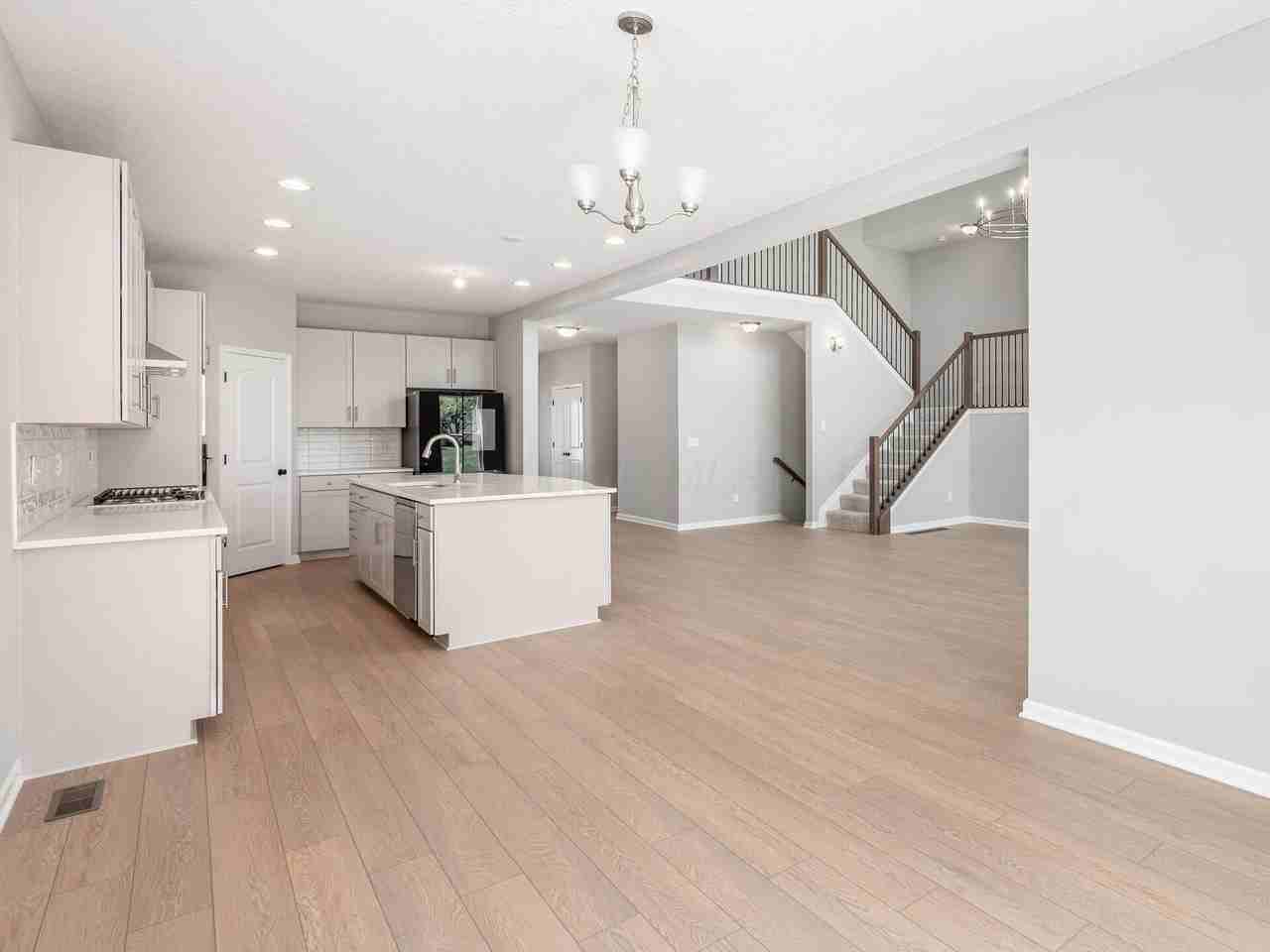 37 Littondale Dr - Photo 5 of 38