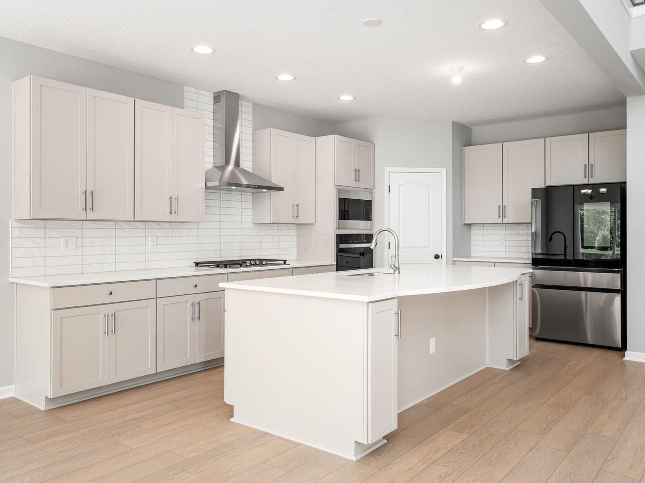 37 Littondale Dr - Photo 6 of 38