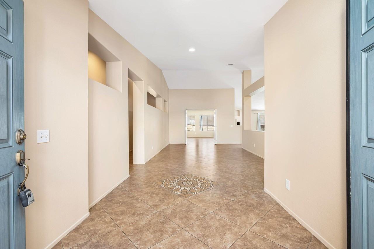 41250 Doak St - Photo 4 of 24